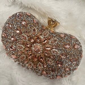 ABSOLUTELY GORGEOUS RHINESTONE BLINGED OUT CLUTCH